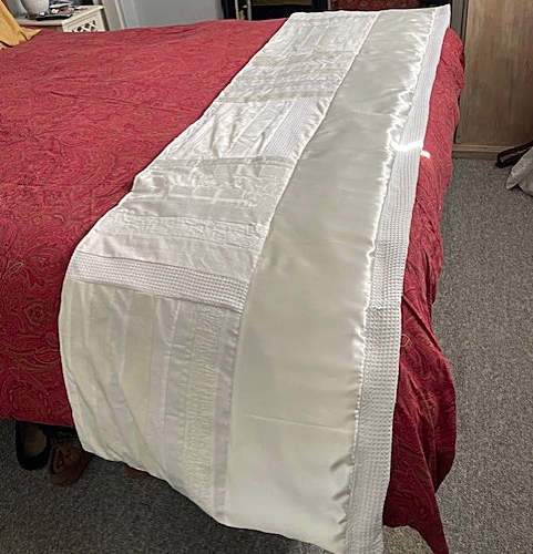 Cream & White Bed Scarf